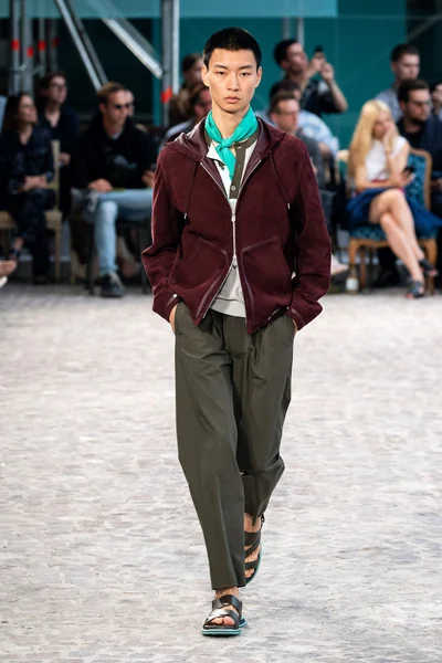 Look 35